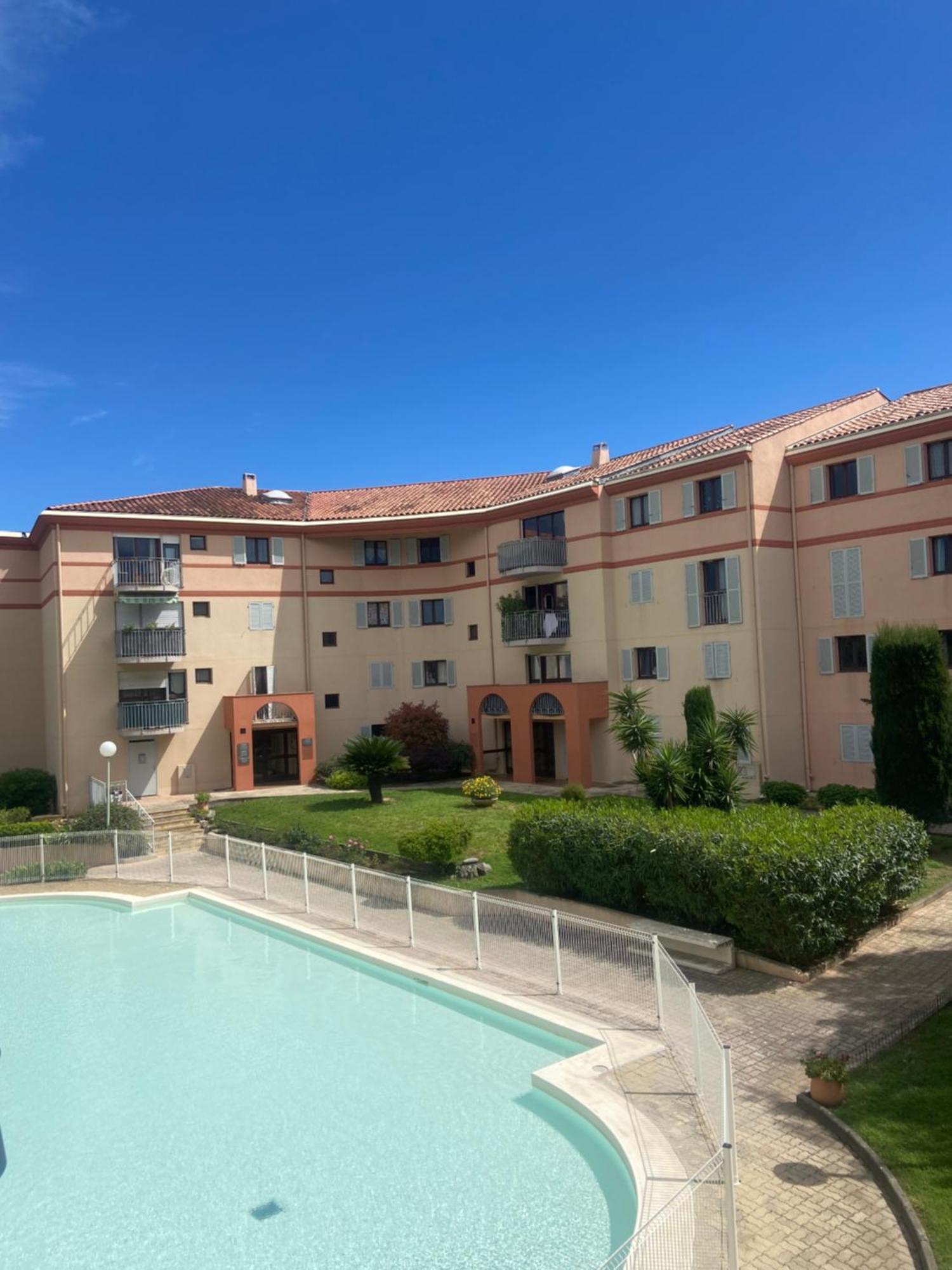 Residence Ste Croix Fréjus Екстериор снимка